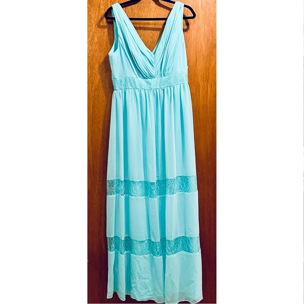 Lace-Inset Chiffon V-Neck Long Bridesmaid Dress Size 12 David’s Bridal